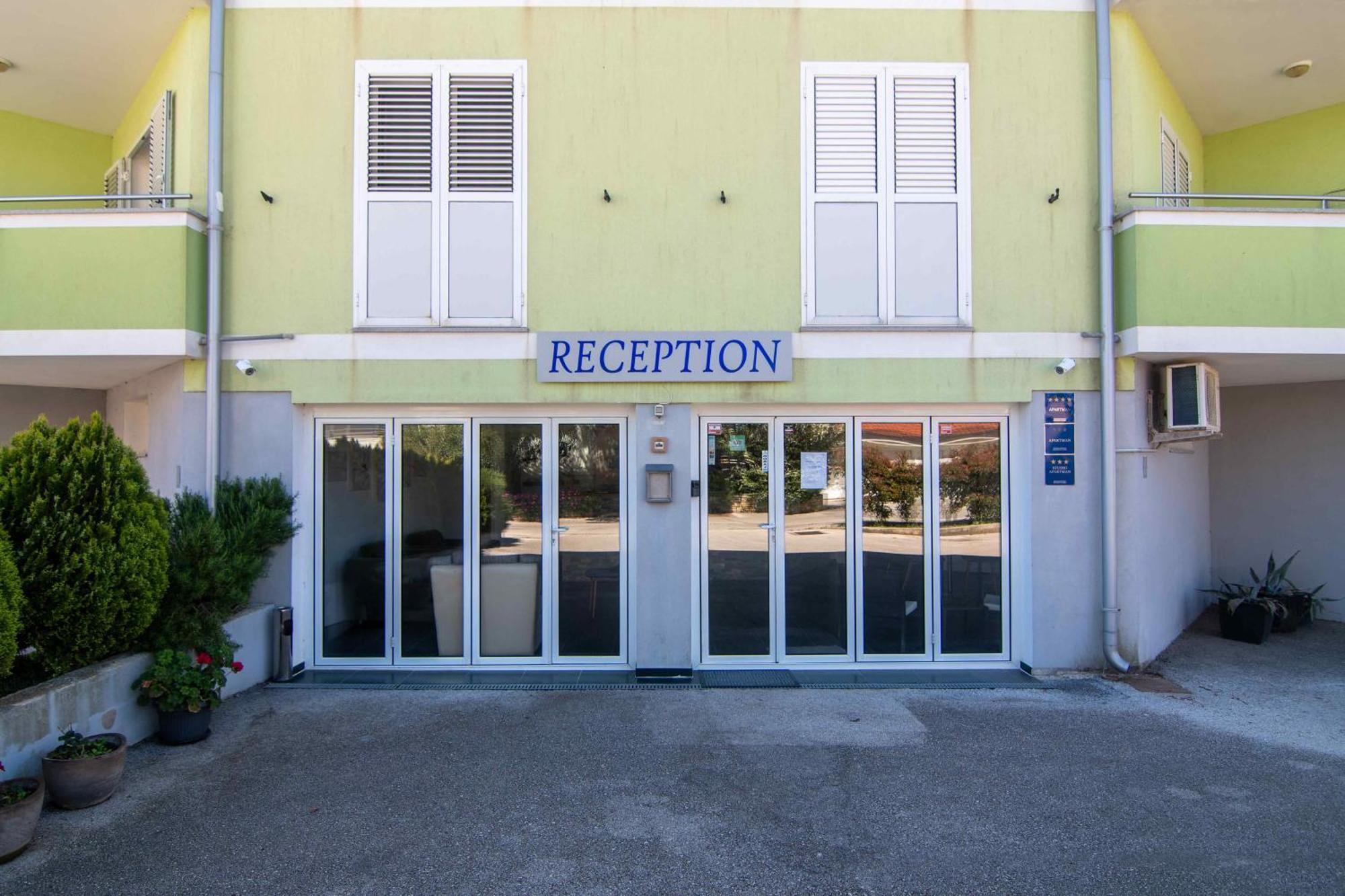 Cape Kamenjak Apartments In Premantura Exterior photo
